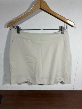 Vineyard Vines Khaki Golf Skort Sz. 6